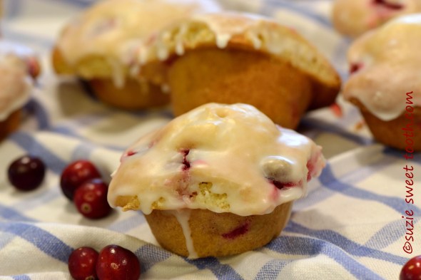 cranberry glazed muffins