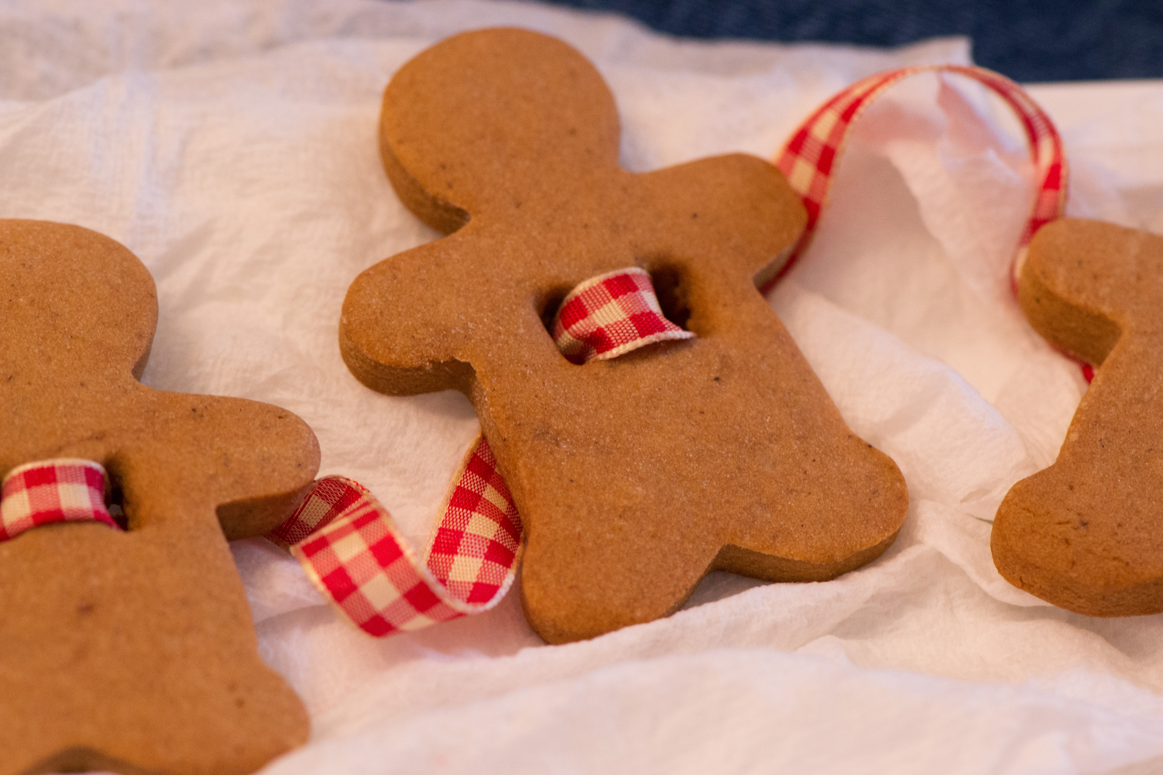 gingerbread men garland