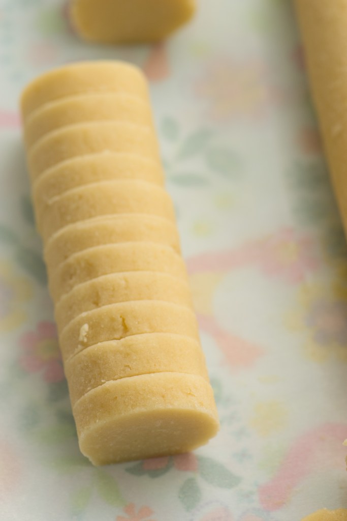 almond cookies sliced