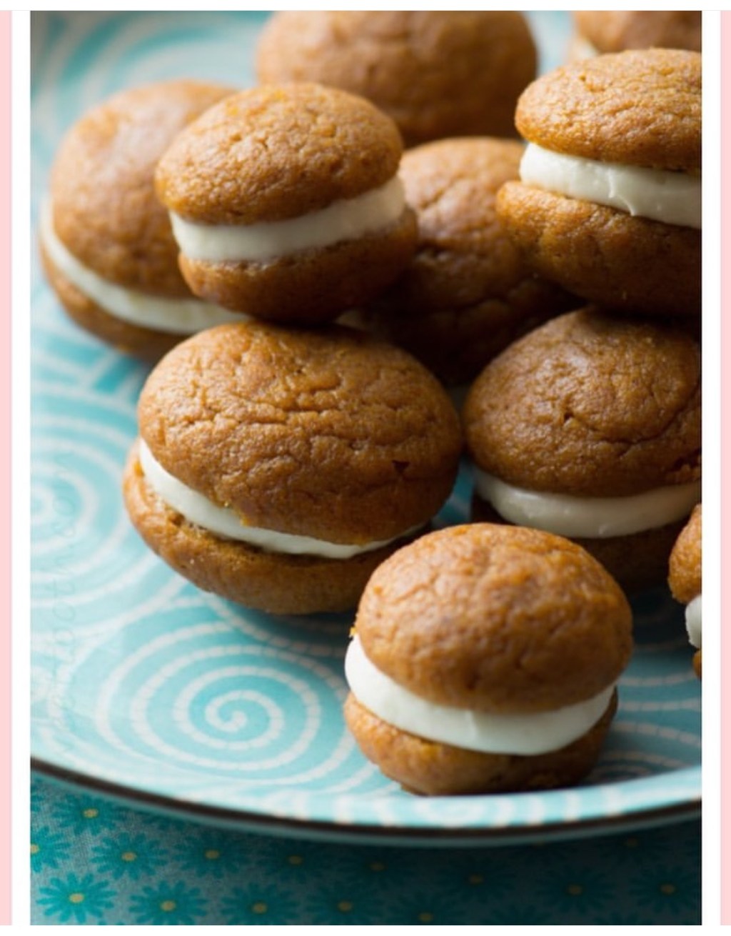 Pumpkin Spice Whoopie Pies